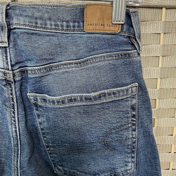 American Eagle 90s STRAIGHT Women’s Size 2 Medium Wash Blue Stretch Denim - Picture 5 of 10